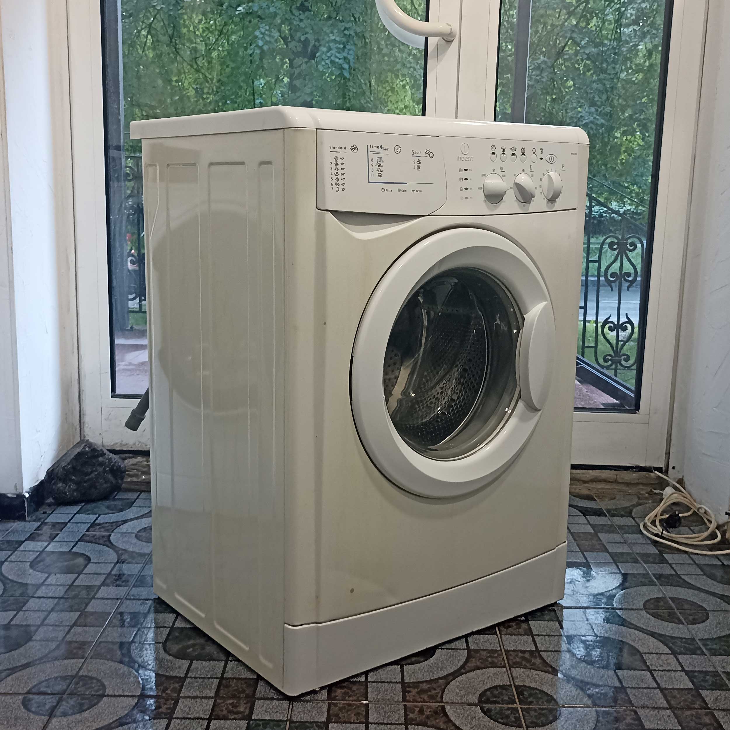 Стиральная машина Indesit # 16422